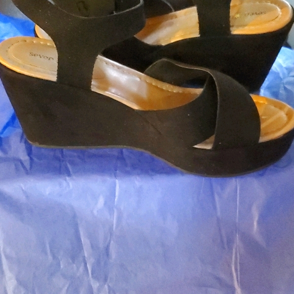 Black high heel wedges - Picture 1 of 5